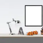 Kan jeg bruge en plakatramme både til indendørs og udendørs brug?